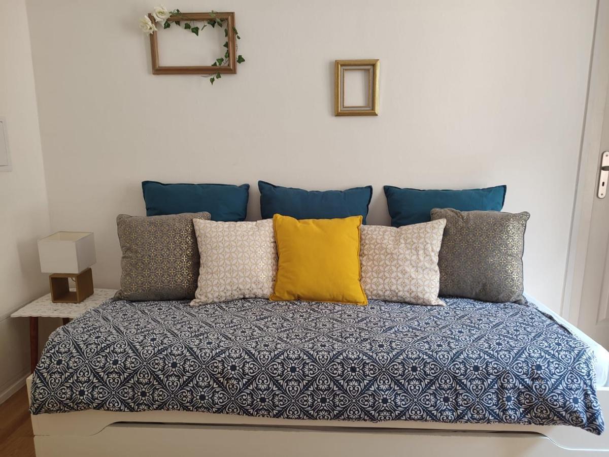 Gite Des Remparts Reservation Par Telephone Laissez Vos Coordonnees La Cote-Saint-Andre Εξωτερικό φωτογραφία
